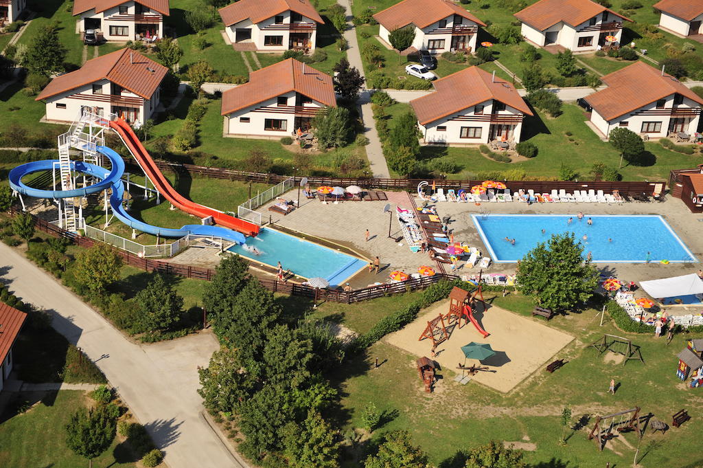 Villapark Várgesztes Exteriör bild